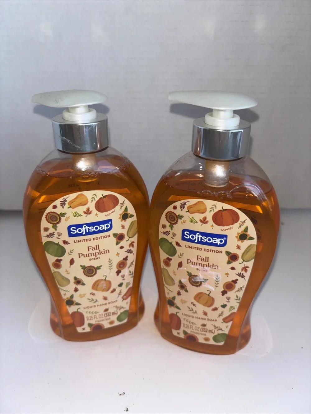 Softsoap Fall Pumpkin Scent Liquid Hand Soap 7.5 oz Limited Edition Lot Of 2